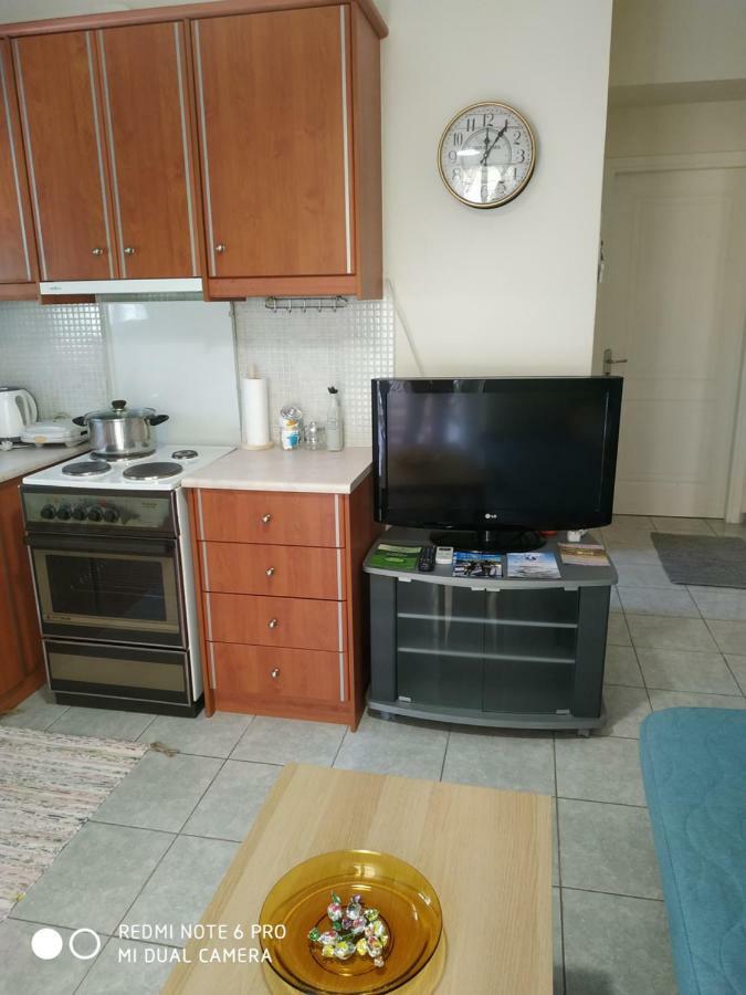 Ourania'S Apartments Καμένα Βούρλα Εξωτερικό φωτογραφία